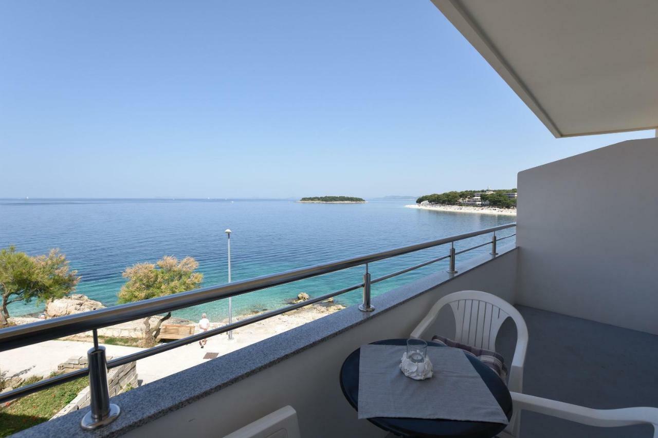 Apartments Brico Primosten Exterior photo