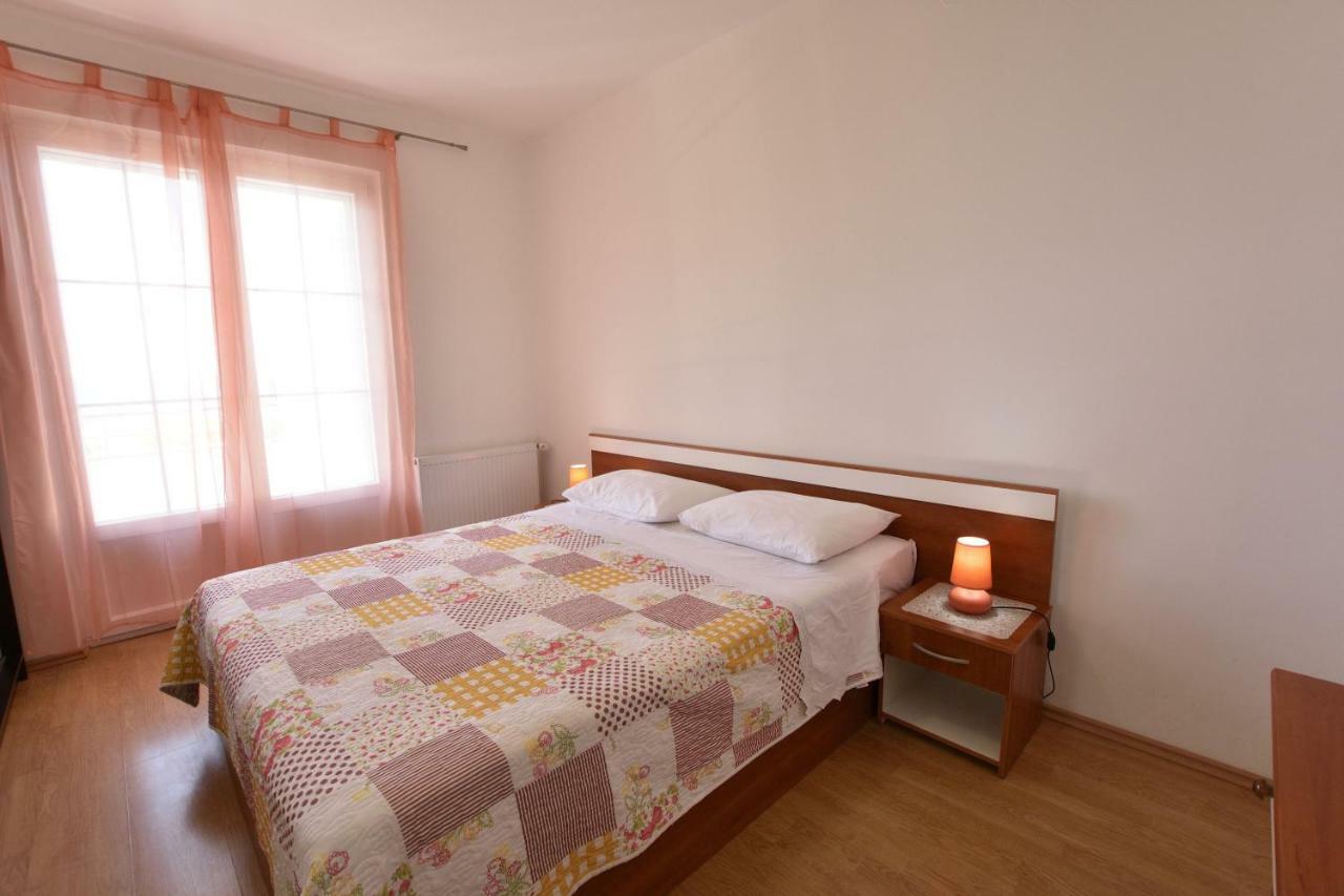 Apartments Brico Primosten Exterior photo