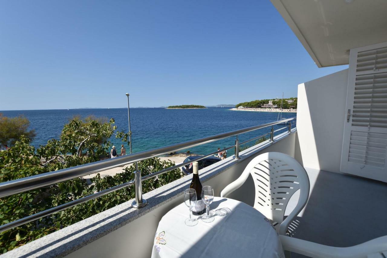 Apartments Brico Primosten Exterior photo